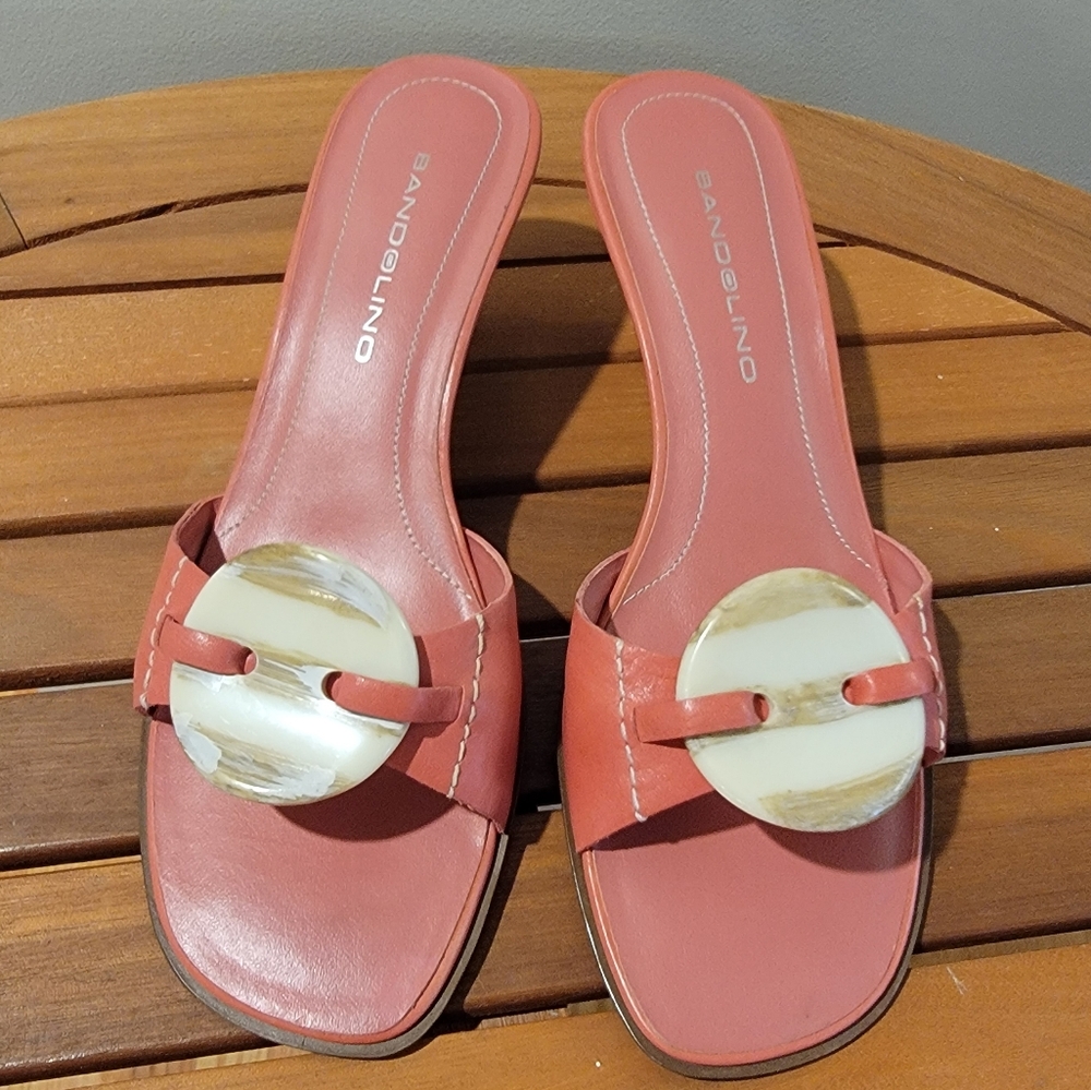 Bandolino Blackfords Coral Leather Open Toe Mules‎ Shell Embellishment 6.5M - Picture 10 of 10